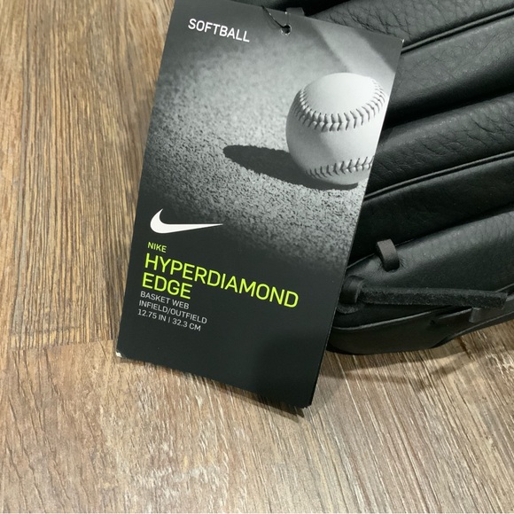 nike hyperdiamond edge softball fielding glove
